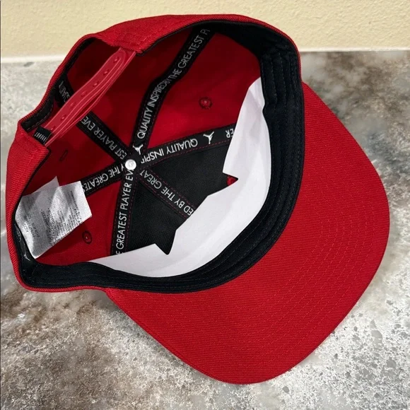 Jordan Red Cap with Iconic Logo - Picture 3 of 3